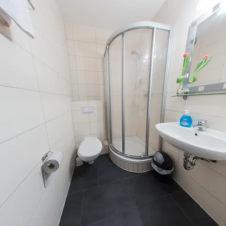 Gæstehus Hollis Rast 3*