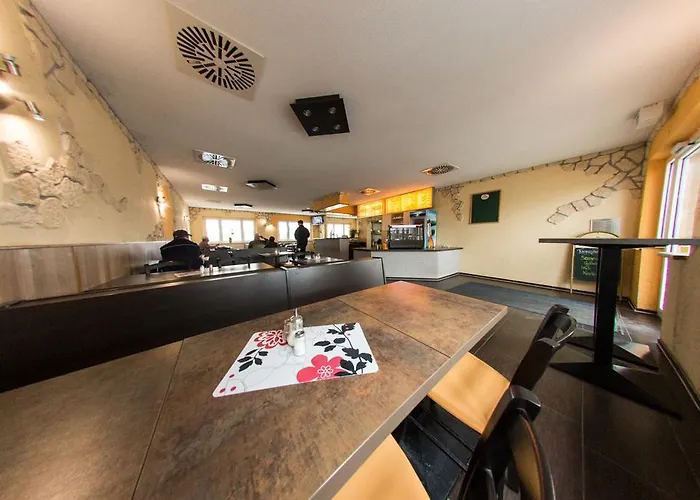 Гостевой дом Hollis Rast 3*