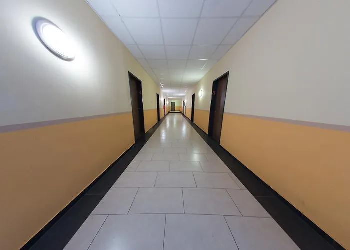 Hollis Rast Pensionat 3*